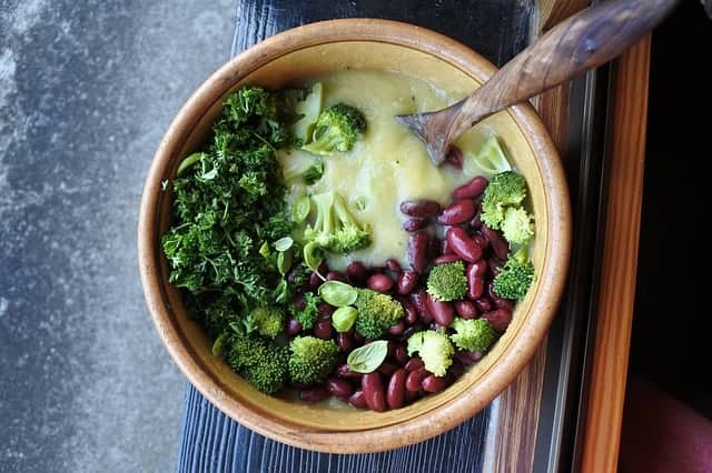 broccoli en rode bonen soep
