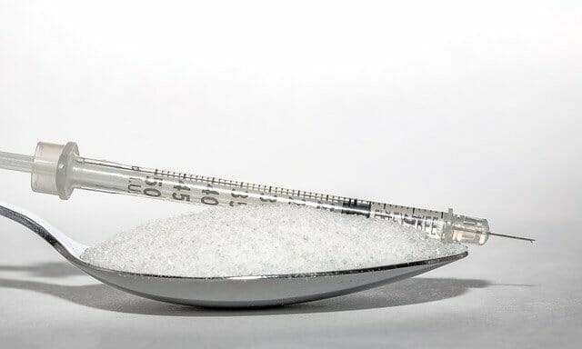 een lepel suiker, een injectie met insuline
