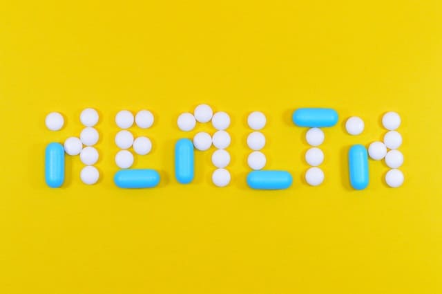 Gezond schrijven in de vorm van tabletten en capsules